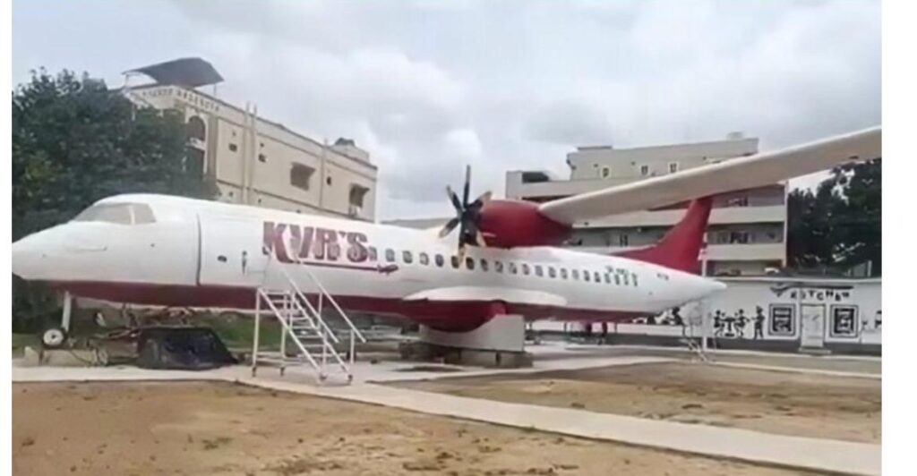 ہوائی چپل والا ہوائی جہاز میں